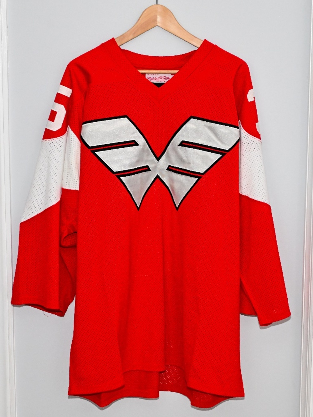 Men's Mitchell and Ness Vintage Philadelphia Wings Jersey Size 52 Dallas Eliuk